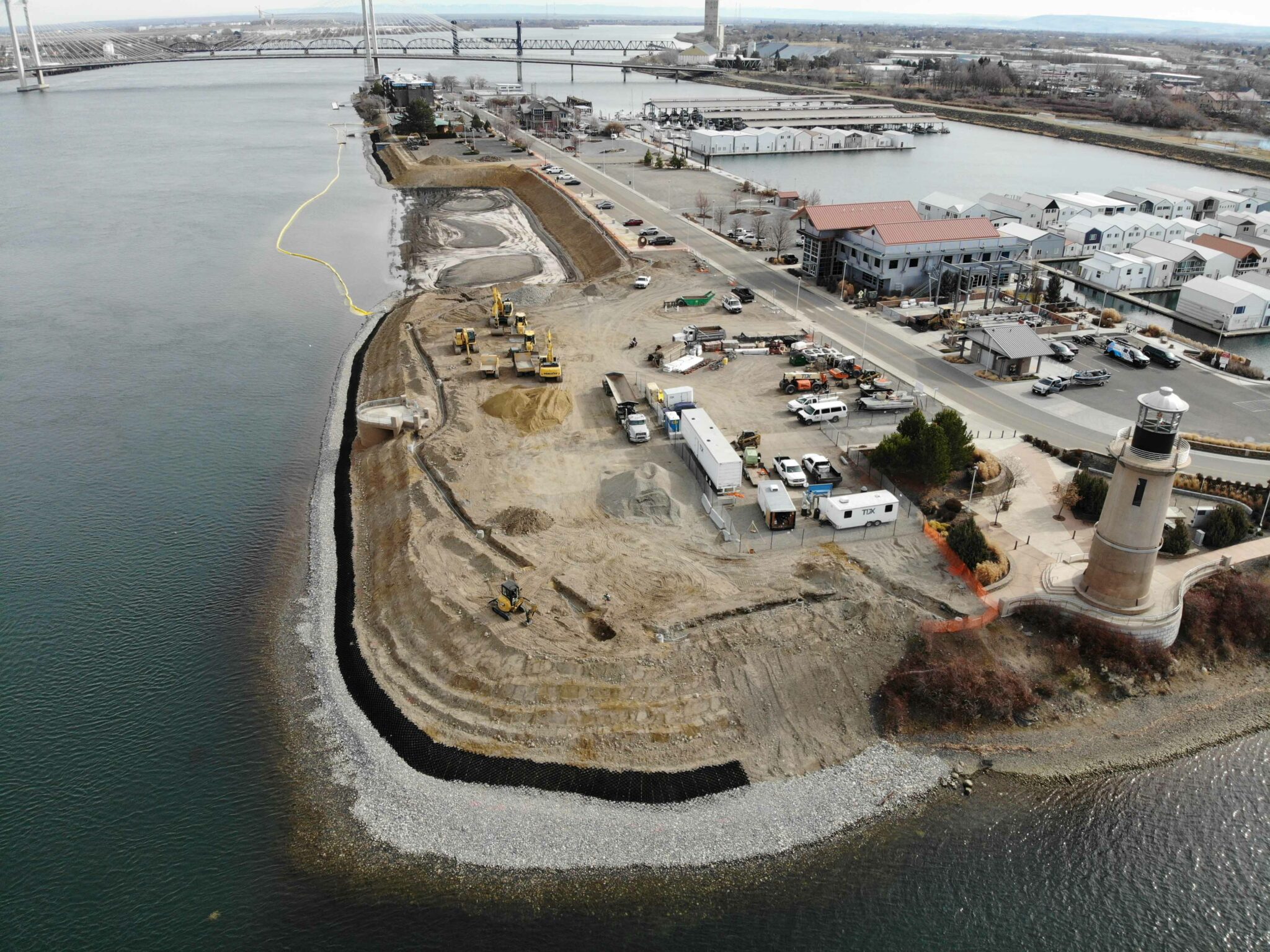 clover island yacht club kennewick wa