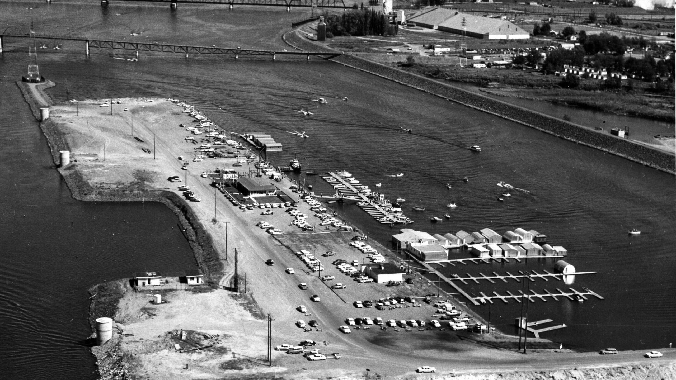 Historical aerial of Clover Island circa 1950s.